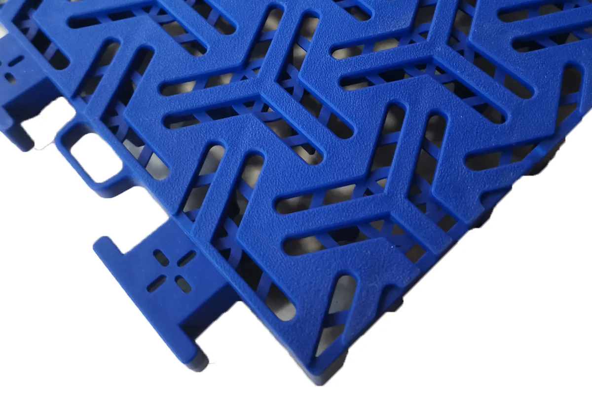 Movevia modular sports court tile